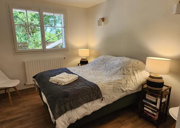 A 100 M Arcachon Golf *